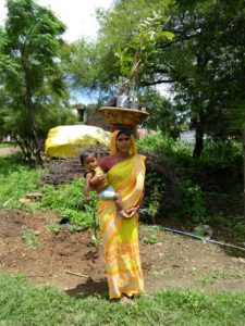 Femme indienne avec son enfant