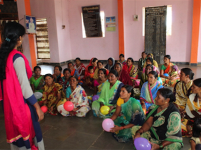 femmes indiennes en formation