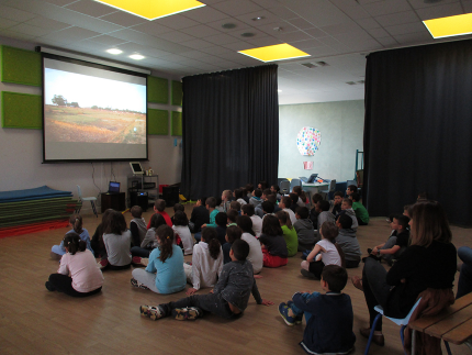 classe française sensibilisée par la diffusion d'un documentaire réalisé par Rain Drop
